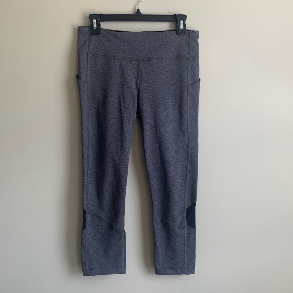 Lululemon - Size 8 Gray capri leggings